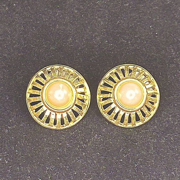 Vintage Gold Tone with Faux Pearl Earrings - Picture 1 of 2